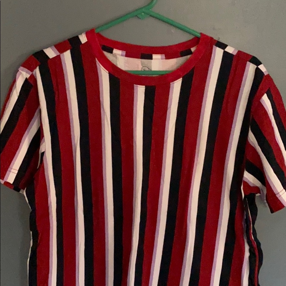 Men’s Medium Graphic Tee